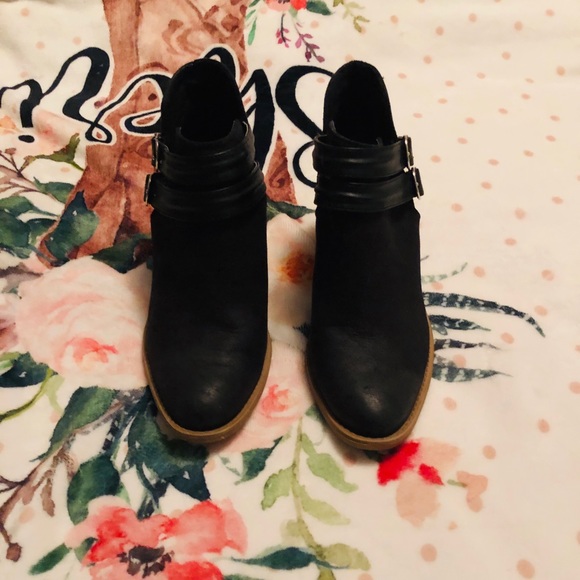 Qupid - Booties Black with Buckle - Picture 5 of 5